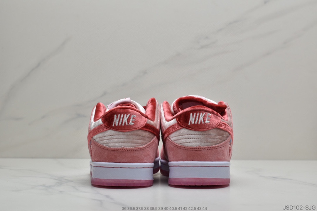 200 StrangeLove x Nike SB Dunk Low”Valentine’s Day”扣篮系列低帮经典百搭休闲运动板鞋“情人节白粉丝绒”CT2552-800