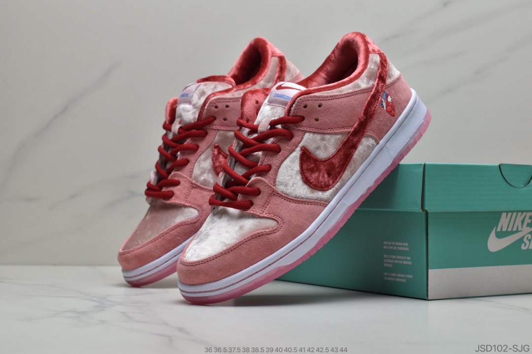 200 StrangeLove x Nike SB Dunk Low”Valentine’s Day”扣篮系列低帮经典百搭休闲运动板鞋“情人节白粉丝绒”CT2552-800