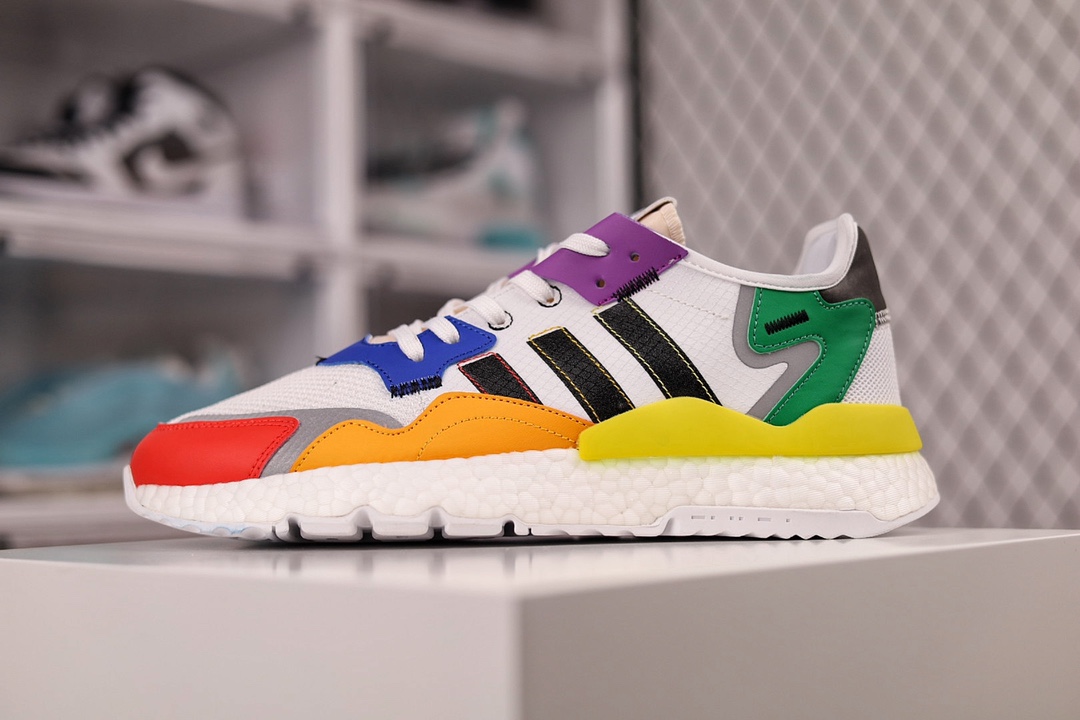 G5 阿迪达斯 Adidas Nite Jogger Boost 夜行者 复古休闲百搭运动跑鞋。原厂材料 原厂大底 家独模 网布搭配麂皮拼接打造鞋面 极具复古风格鞋头及鞋跟点缀3M反光设计极为亮眼中底采用全掌 Boost 科技，厚度相当可观，脚感极佳