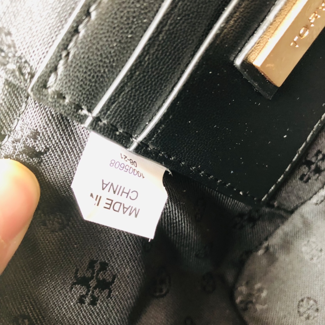 Tory Burch ～款号1820 Tory Burch 护士包 山羊皮化妆盒子