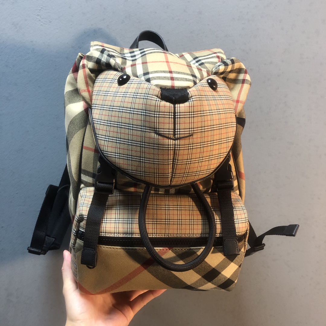 Burberry High-end details shippedBaby close your eyes and enter New bear backpack, plaid leather, very cute bear head design, adjustable straps,