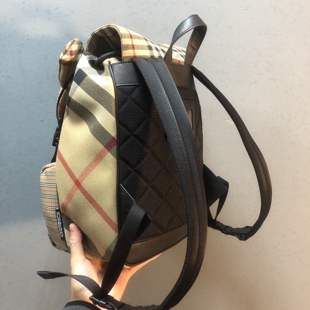 Burberry High-end details shippedBaby close your eyes and enter New bear backpack, plaid leather, very cute bear head design, adjustable straps,