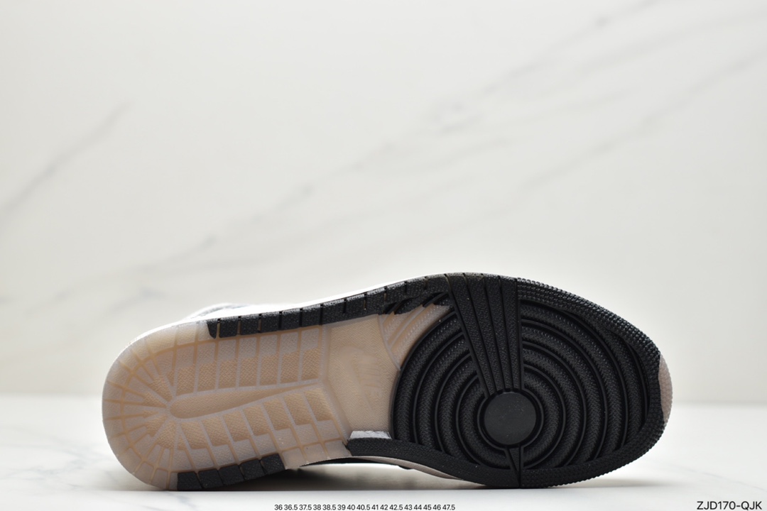 240 全新“Light Bone”配色的Air Jordan 1 Element Gore-Tex DB2889-100