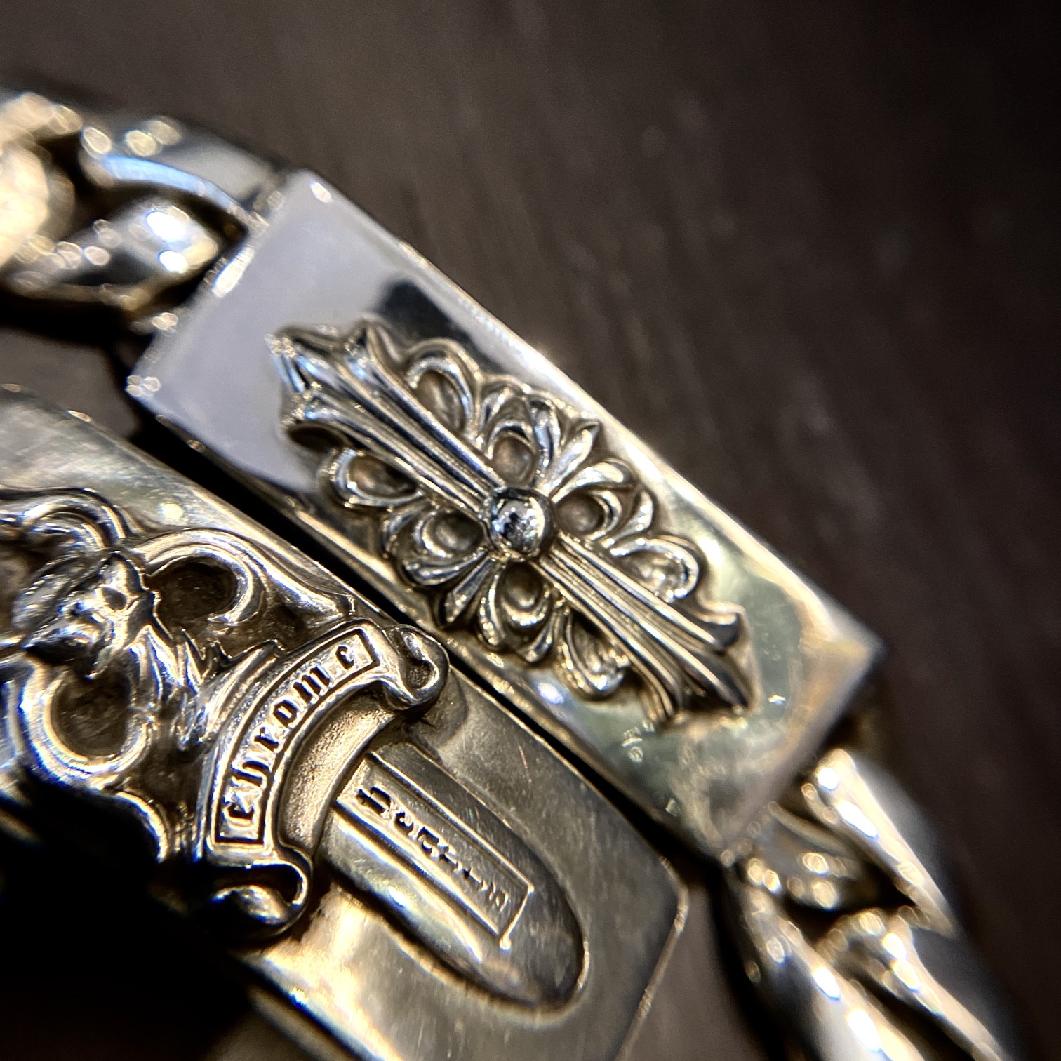 Chrome Hearts 新品上架𝐂𝐡𝐫𝐨𝐦𝐞 𝐡𝐞𝐚𝐫𝐭𝐬 克罗心长十字花宝剑插销扣手链