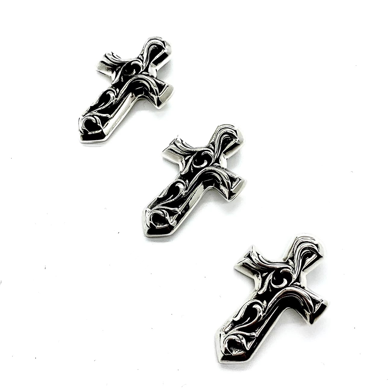 Chrome Hearts 新品上架𝐂𝐡𝐫𝐨𝐦𝐞 𝐡𝐞𝐚𝐫𝐭𝐬 克罗心蔓藤十字架项链