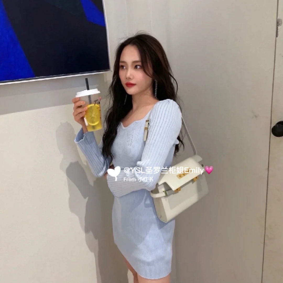 YSL 𝙈𝙖𝙣𝙝𝙖𝙩𝙩𝙖𝙣 𝟮𝟰𝙘𝙢 牙签纹法棍包 675626白色/金扣