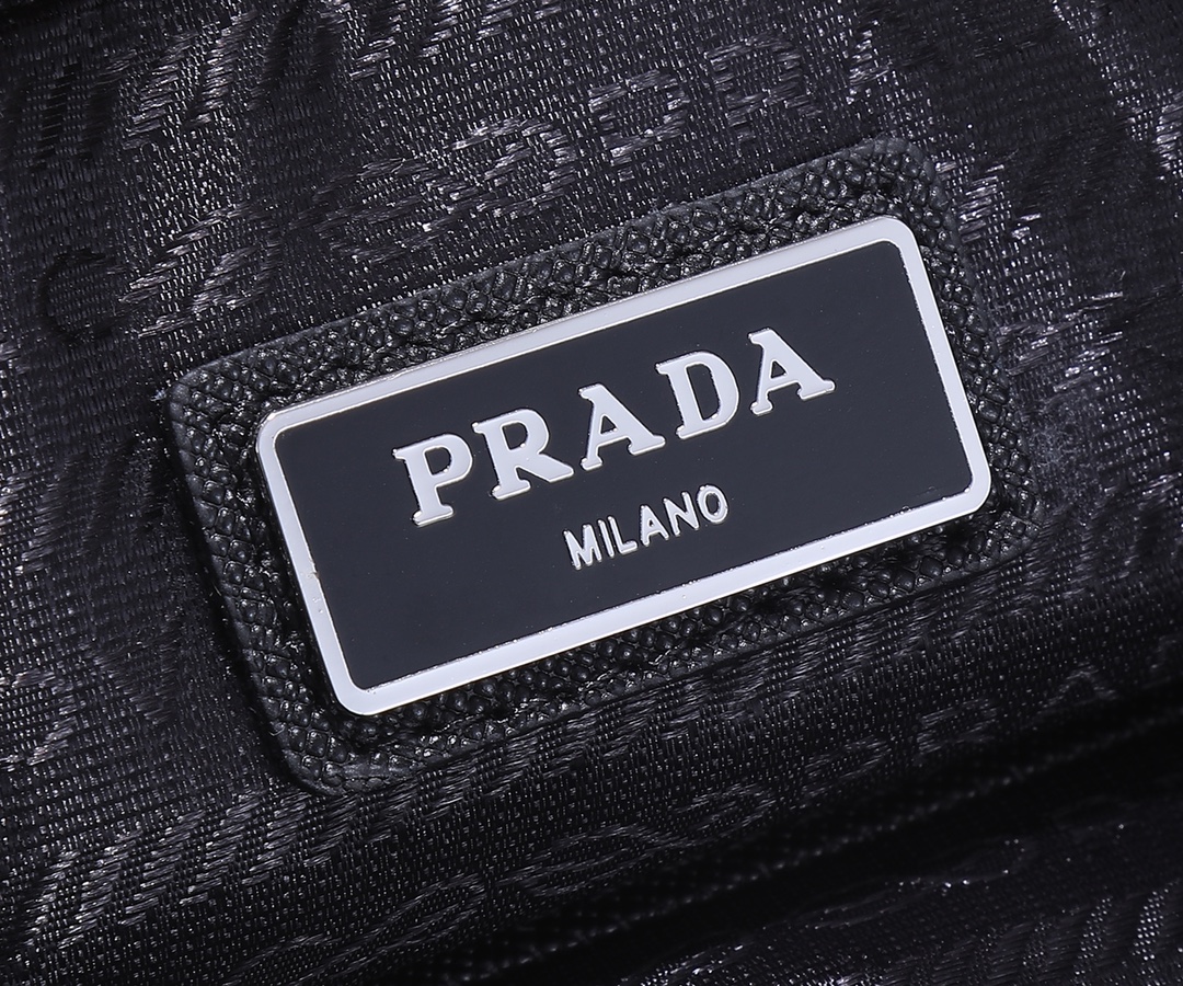 Prada 配 盒子新款首发 Pra最新款尼龙手拿包