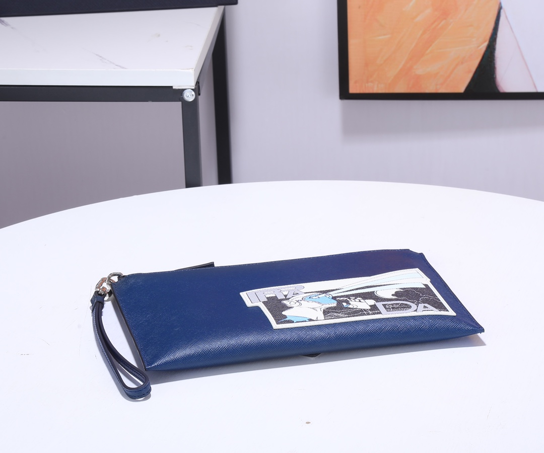 Prada 配 盒子新款首发 Prada 最新款男士手拿包