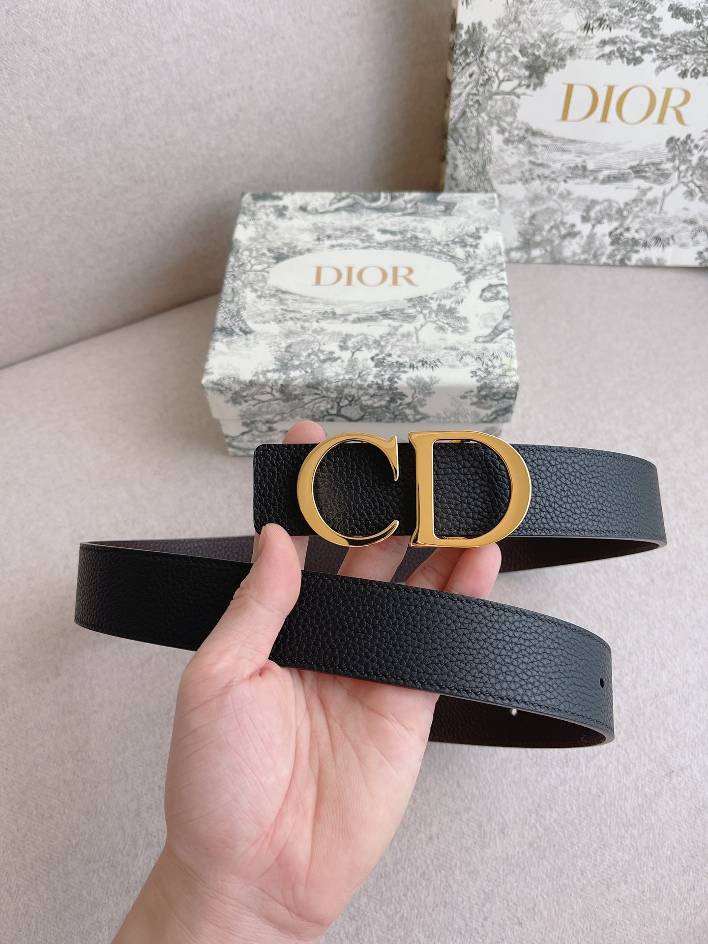 Dior.迪奥全套包装男士休闲皮带系