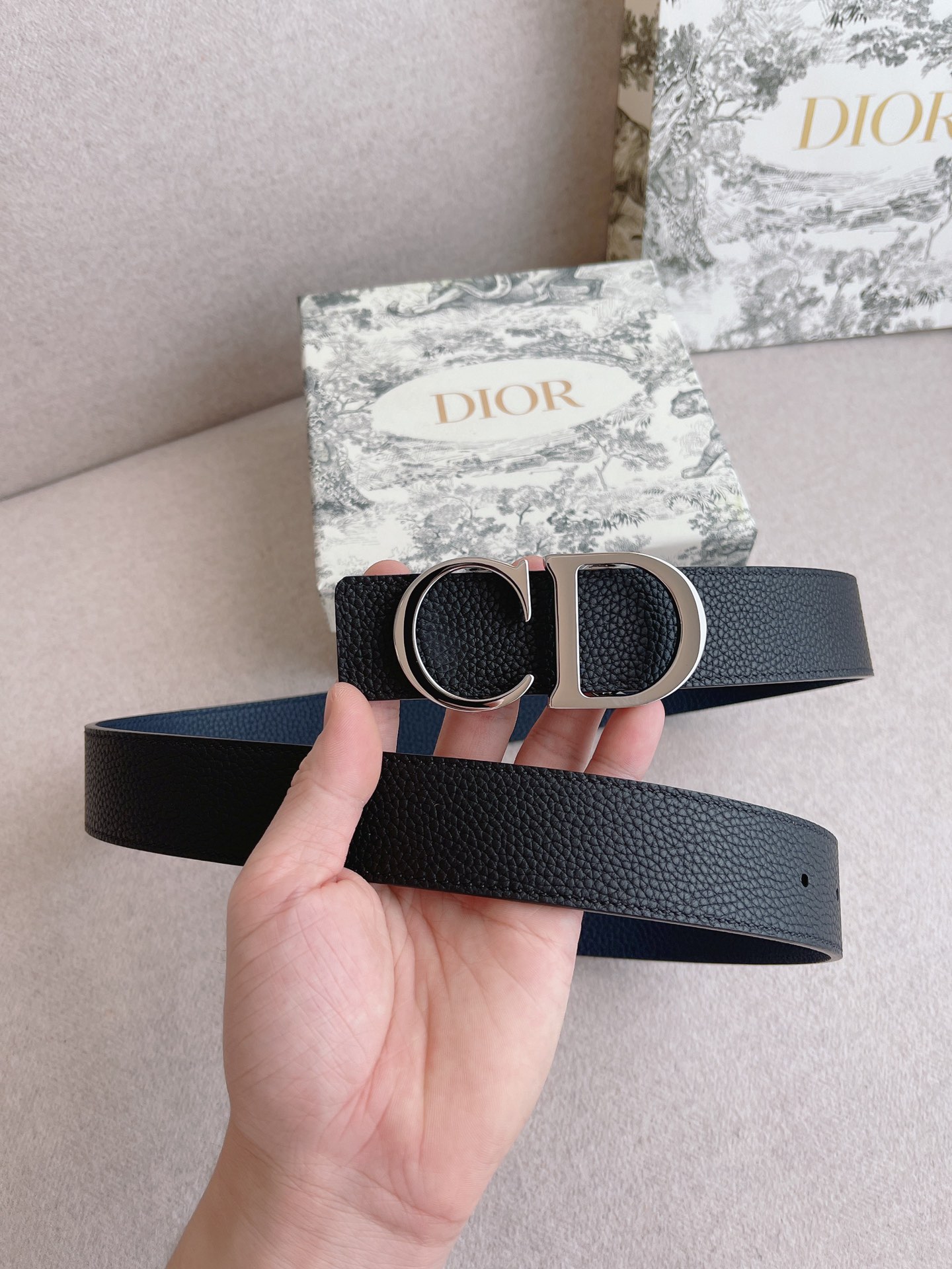 Dior.迪奥全套包装男士休闲皮带系