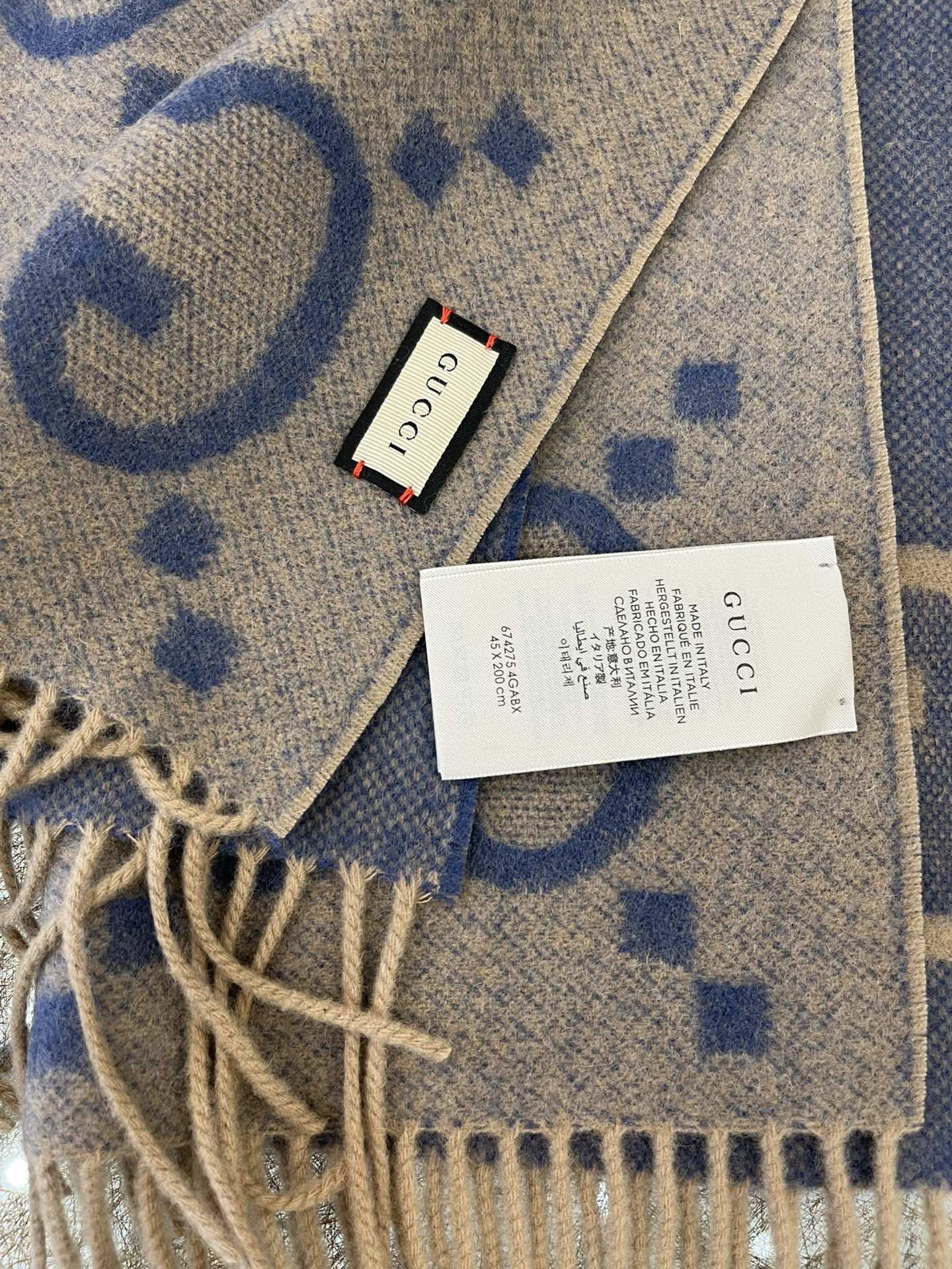 GUCCI古驰GG图案流苏细节纯羊绒围巾674275