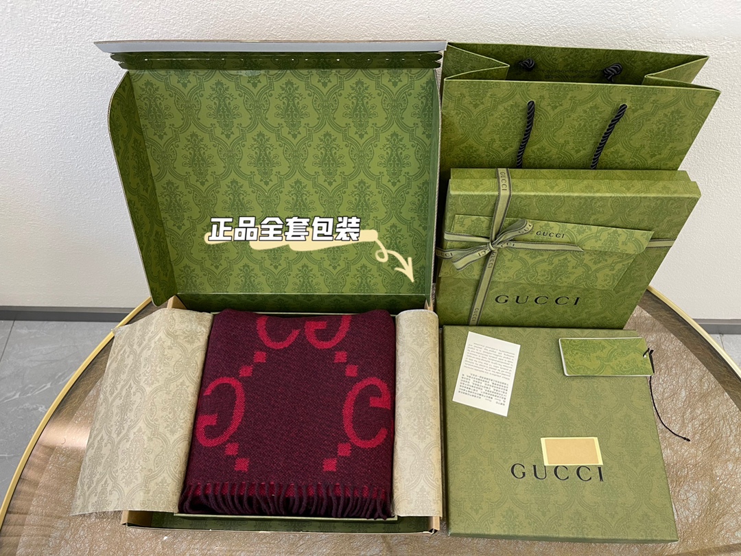 GUCCI古驰GG图案流苏细节纯羊绒围巾674275