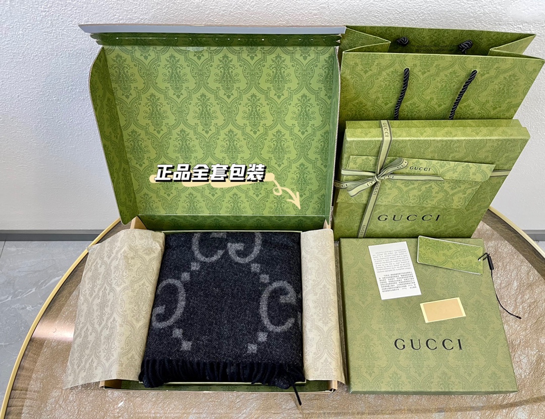 GUCCI古驰GG图案流苏细节纯羊绒围巾674275