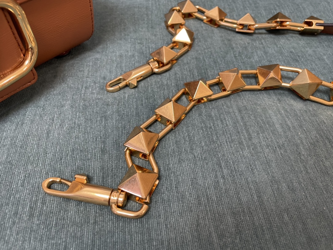 VALENTINO华伦天奴V LOGO标识肩背包0777