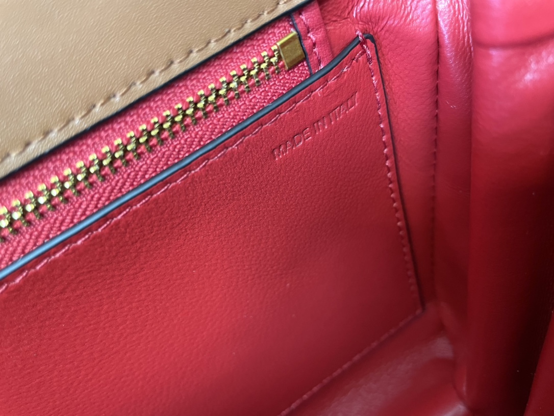 VALENTINO华伦天奴V LOGO标识肩背包0777