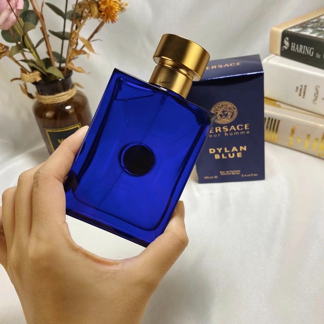 Versace Dylan Blue Eau de Toilette for Men - 100ml 4 i1639476367 1065 3