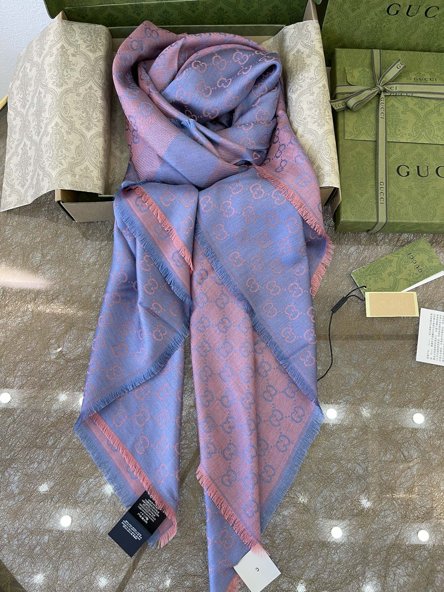 GUCCI古驰丝毛混纺材质围巾