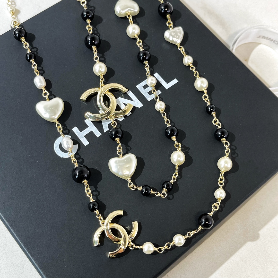 新款☑️CHANEL香奈儿双c桃心项链毛衣链