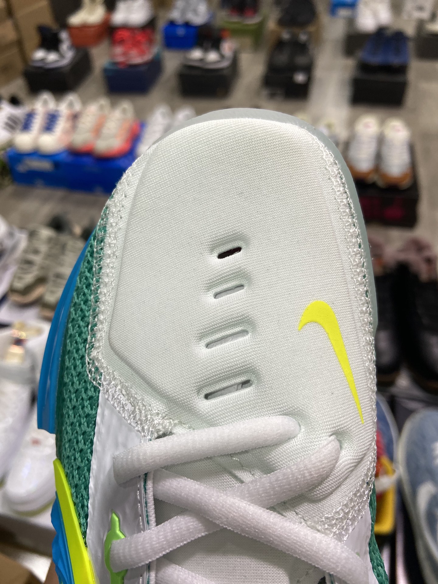 240 耐克Nike Air Zoom G.T.Cut男女篮球鞋 G.T. Cut专为力求在场上大展身手的篮球运动员打造CZ0176-003