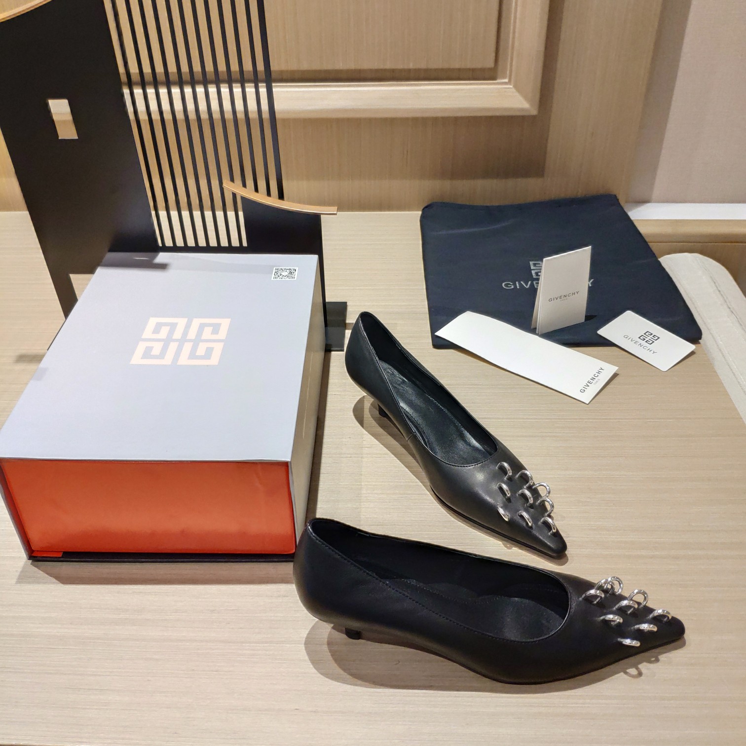Givenchy 2023 Spring Shoe Collection: Unique Style, Comfortable and Stylish, Italian Craftsmanship. - 图片 3