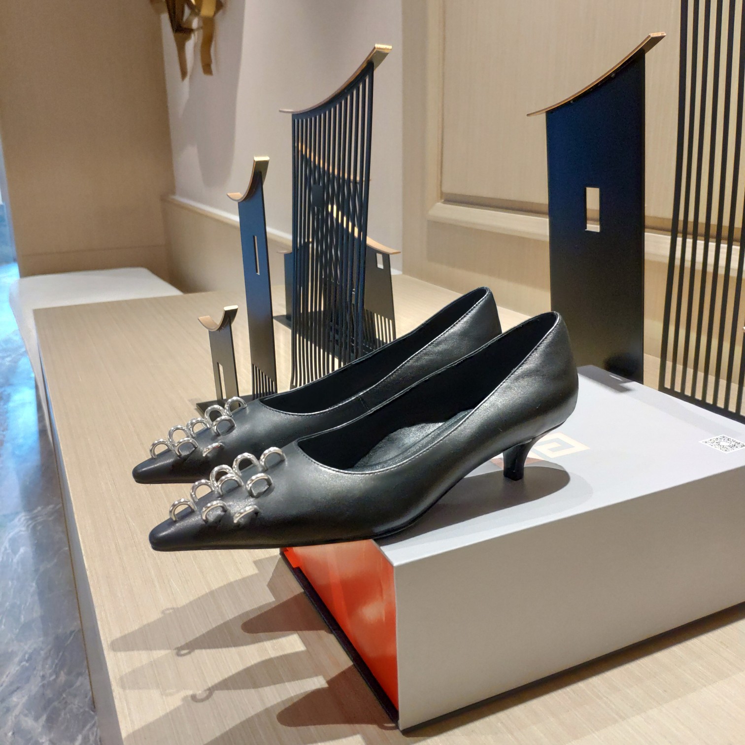 Givenchy 2023 Spring Shoe Collection: Unique Style, Comfortable and Stylish, Italian Craftsmanship. - 图片 4