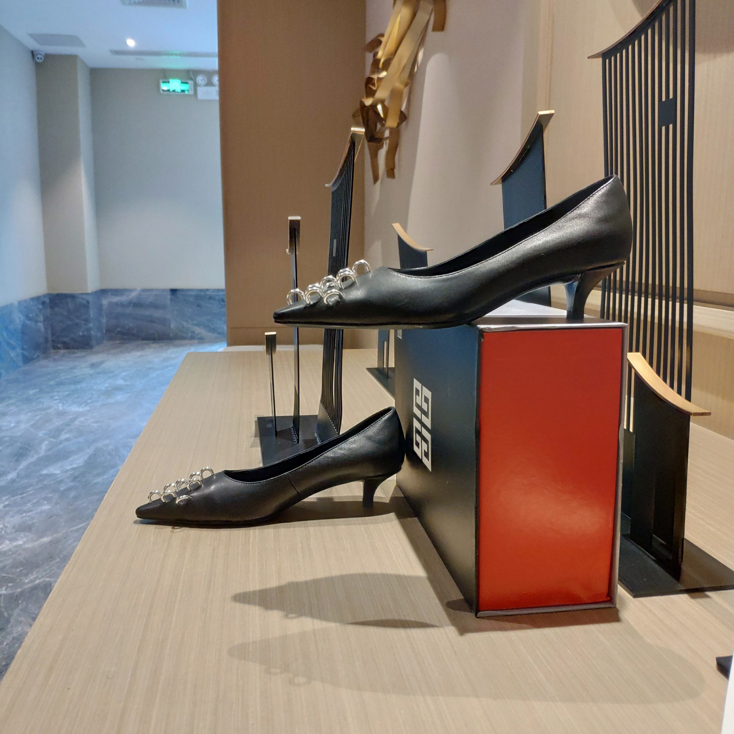 Givenchy 2023 Spring Shoe Collection: Unique Style, Comfortable and Stylish, Italian Craftsmanship. - 图片 7
