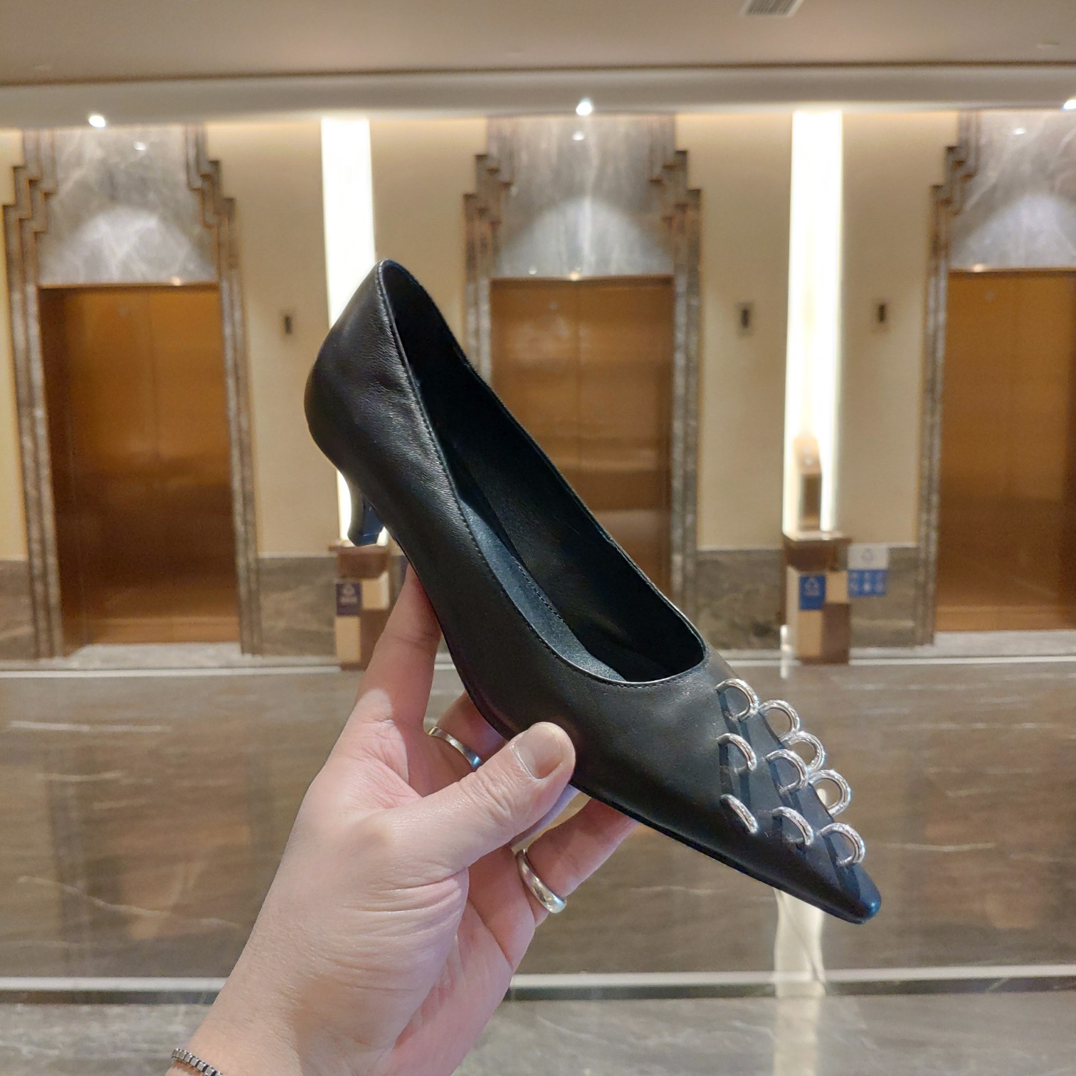 Givenchy 2023 Spring Shoe Collection: Unique Style, Comfortable and Stylish, Italian Craftsmanship. - 图片 9