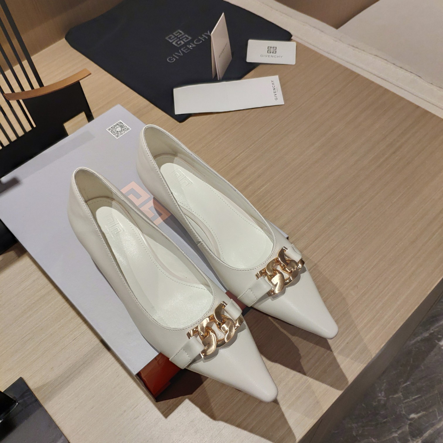 Givenchy 2023 Spring Shoe Collection: Unique Style, Comfortable Feet, Italian Craftsmanship - 图片 5