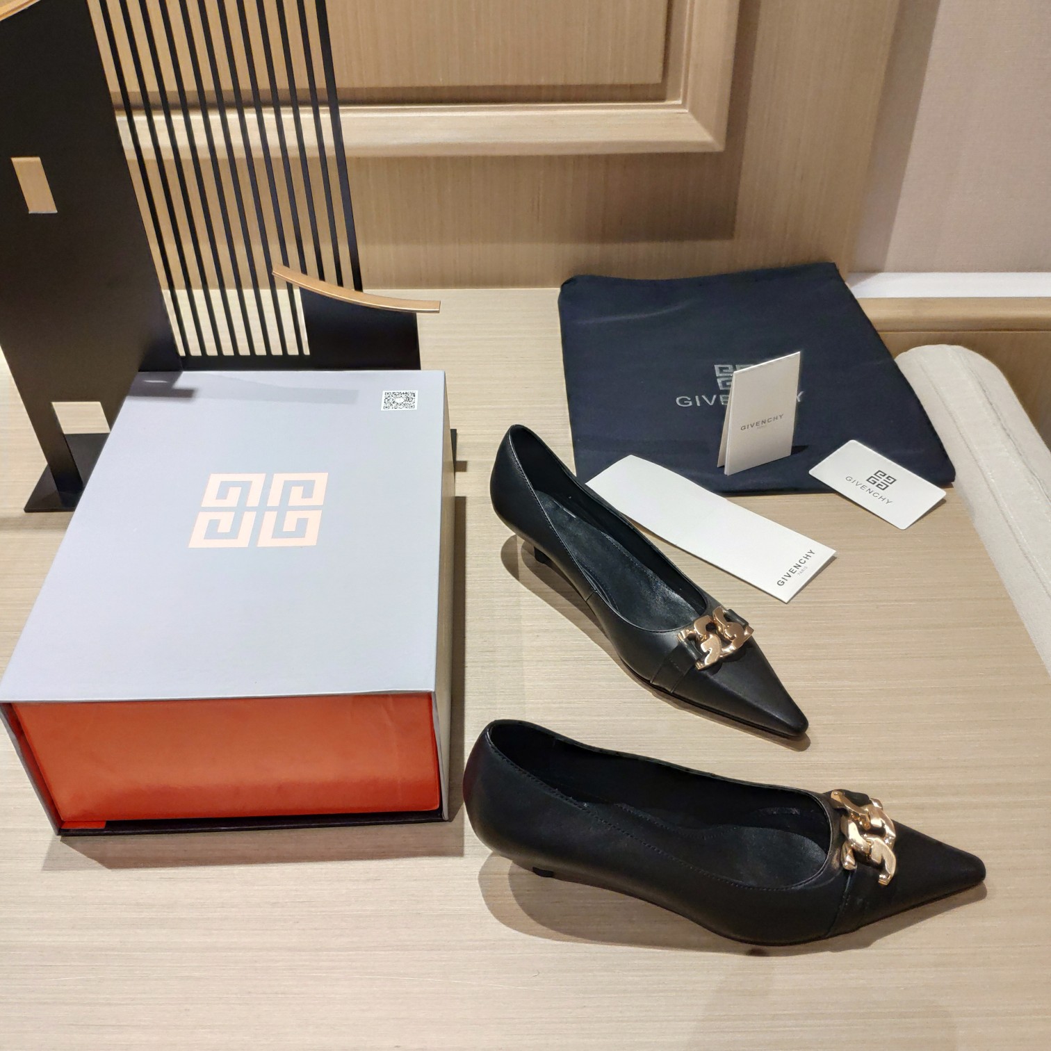 Givenchy 2023 Spring Shoe Collection: Unique Style, Comfortable and Stylish Designs - 图片 3