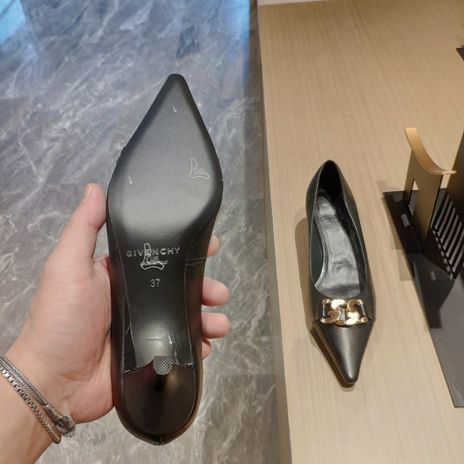 Givenchy 2023 Spring Shoe Collection: Unique Style, Comfortable and Stylish Designs - 图片 7