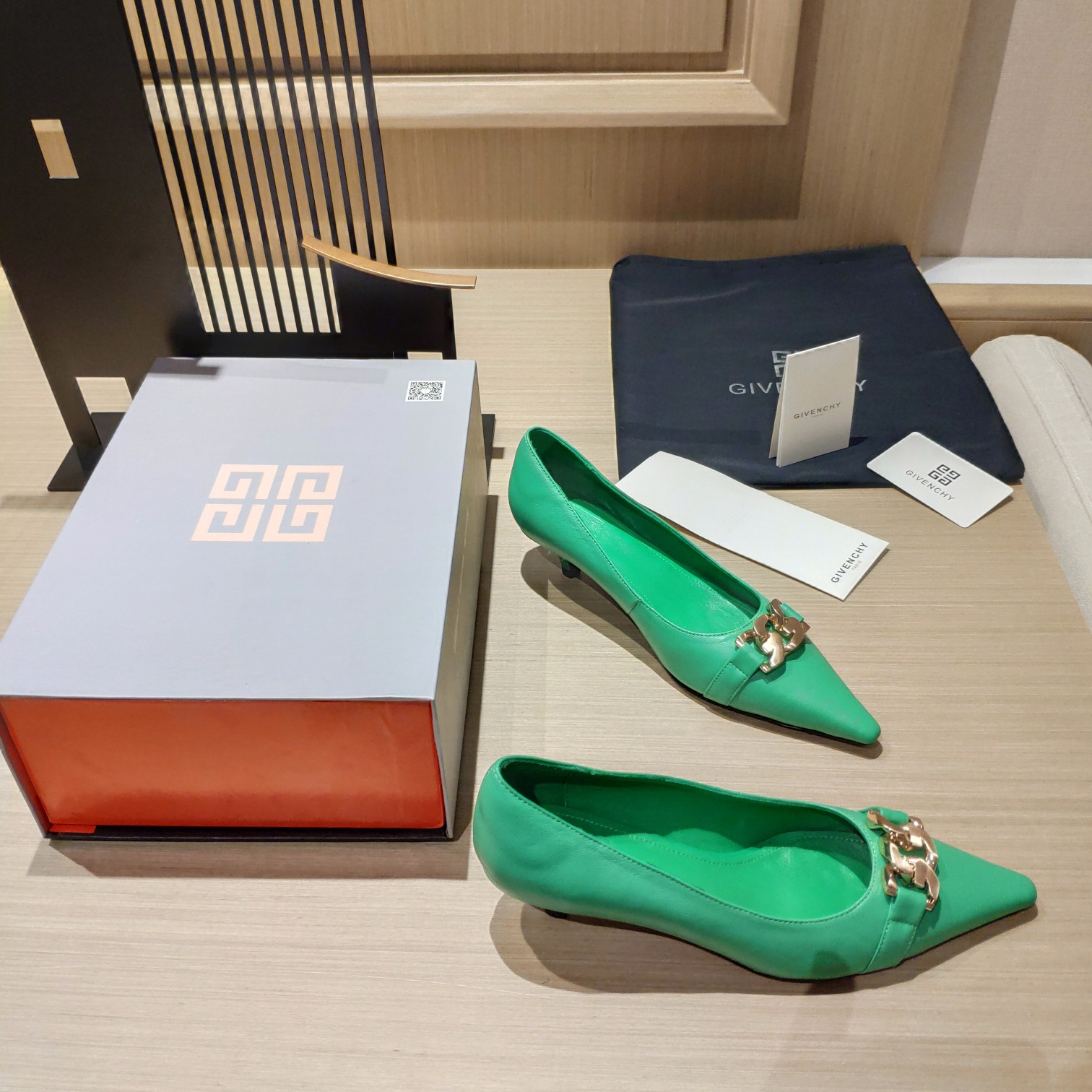 Givenchy 2023 Spring Shoe Collection Overview: Magnetized Packaging, Unique Style, Comfortable Feet - 图片 3