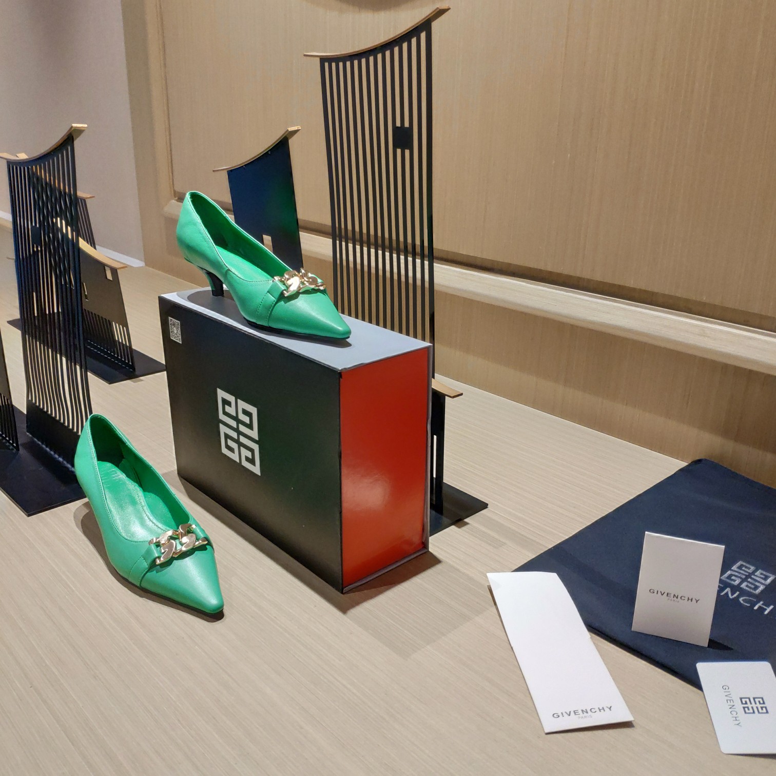 Givenchy 2023 Spring Shoe Collection Overview: Magnetized Packaging, Unique Style, Comfortable Feet - 图片 5
