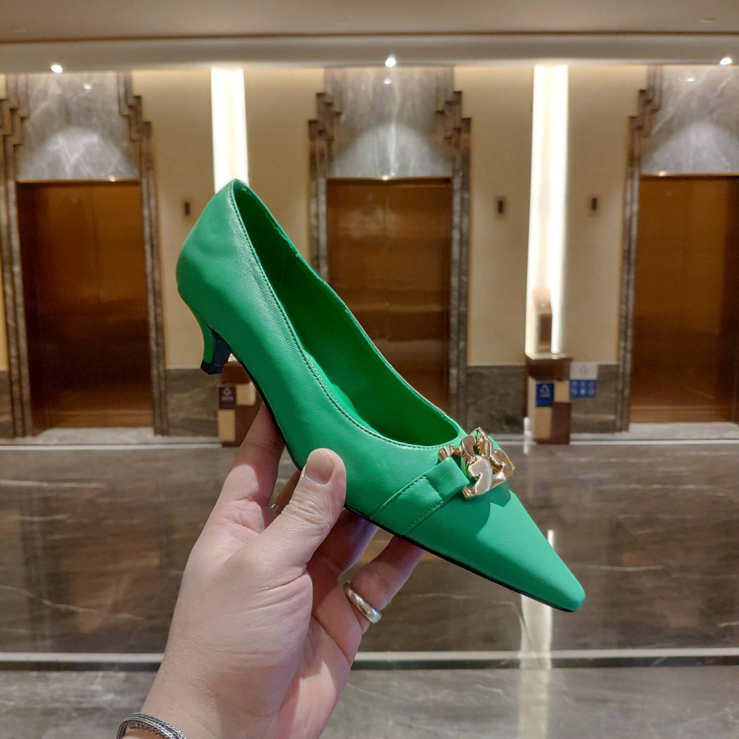 Givenchy 2023 Spring Shoe Collection Overview: Magnetized Packaging, Unique Style, Comfortable Feet - 图片 8