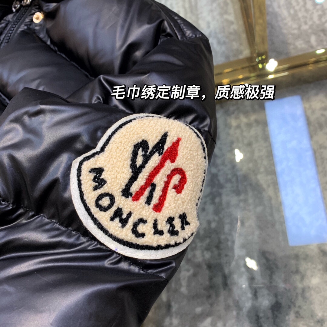 “21FW MC Fake Nylon Jackets: Cool White, Functional, and Stylish with Classic Logo” - 图片 9