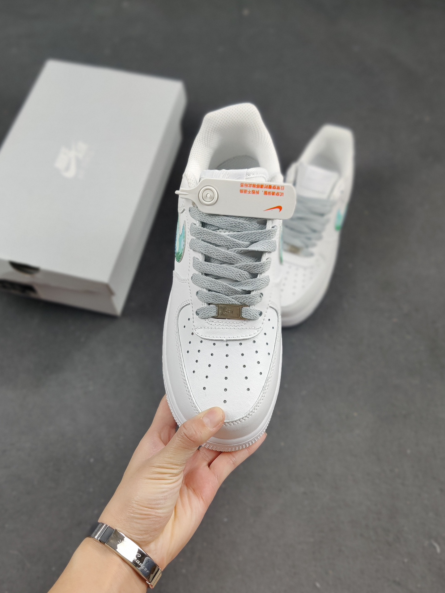 Nike Air Force 1 White Green Sneakers,Original Version,Honeycomb Cushion 3 i1639514363 2514 1