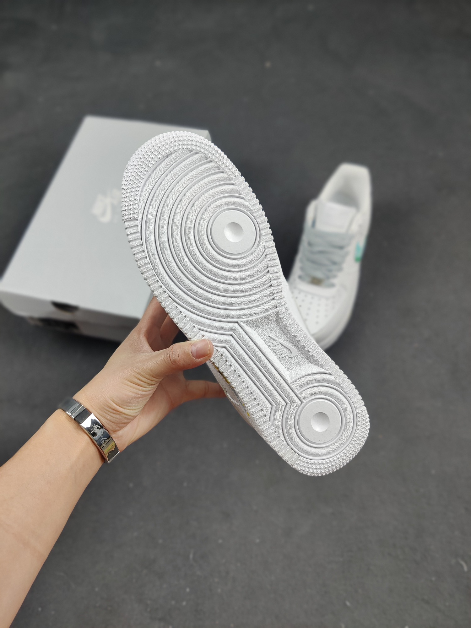 Nike Air Force 1 White Green Sneakers,Original Version,Honeycomb Cushion 7 i1639514363 4031 5