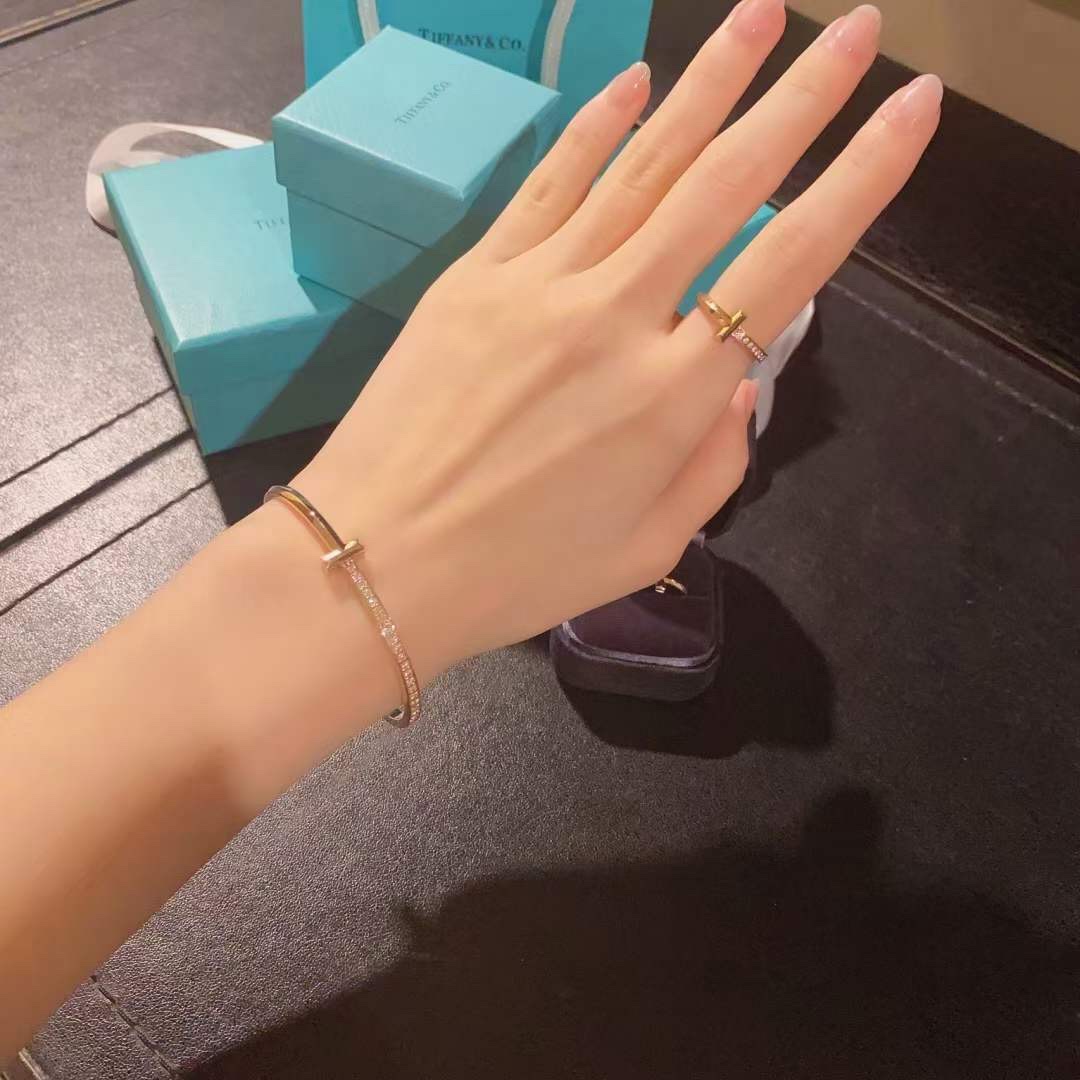 Tiffany & Co. Tiffany&Co. T1系列 无可替代窄式手镯