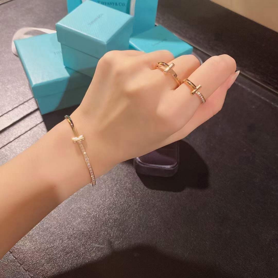 Tiffany & Co. Tiffany&Co. T1系列 无可替代窄式手镯