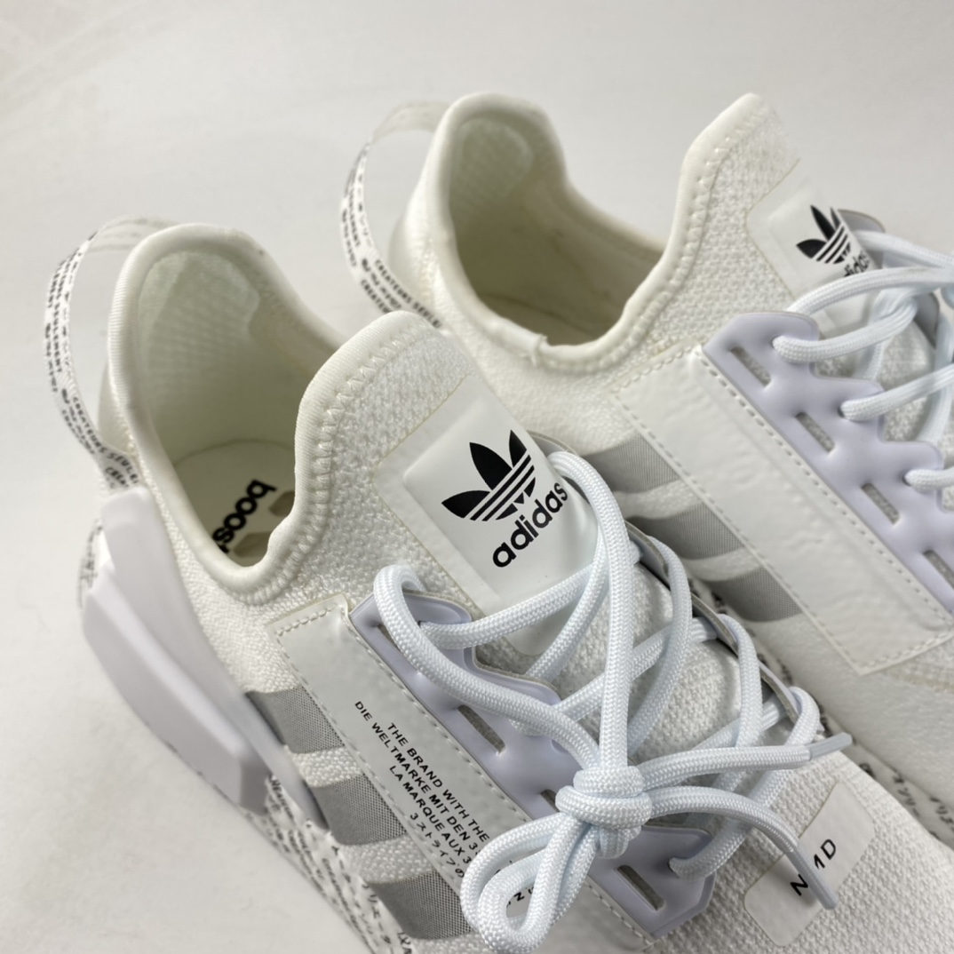 P200  Adidas NMD R1 Boost V2 二代弹力针织面跑鞋 GX1116