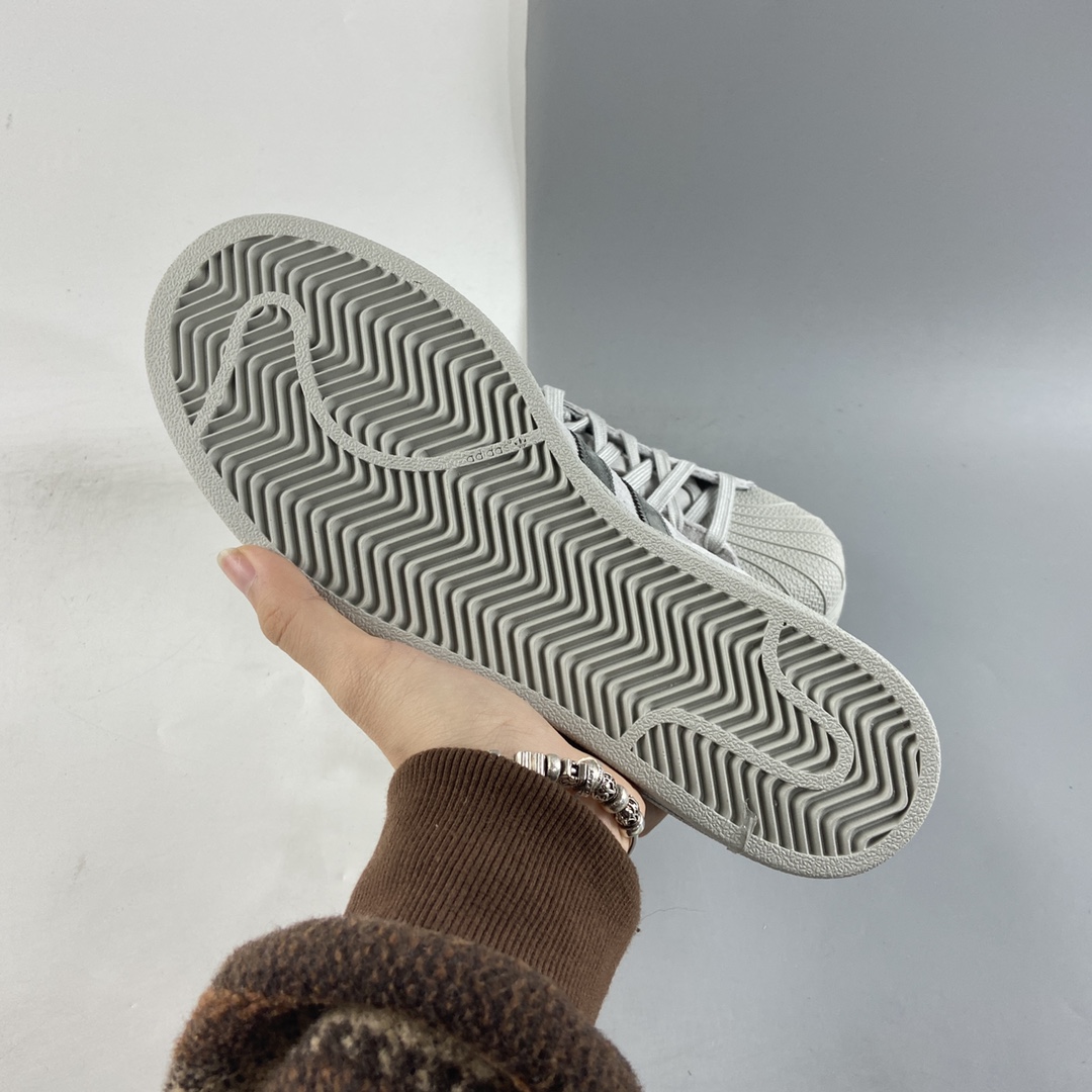 P200  Reigning champ X Supertar阿迪达斯贝壳头卫冕冠军BS9558