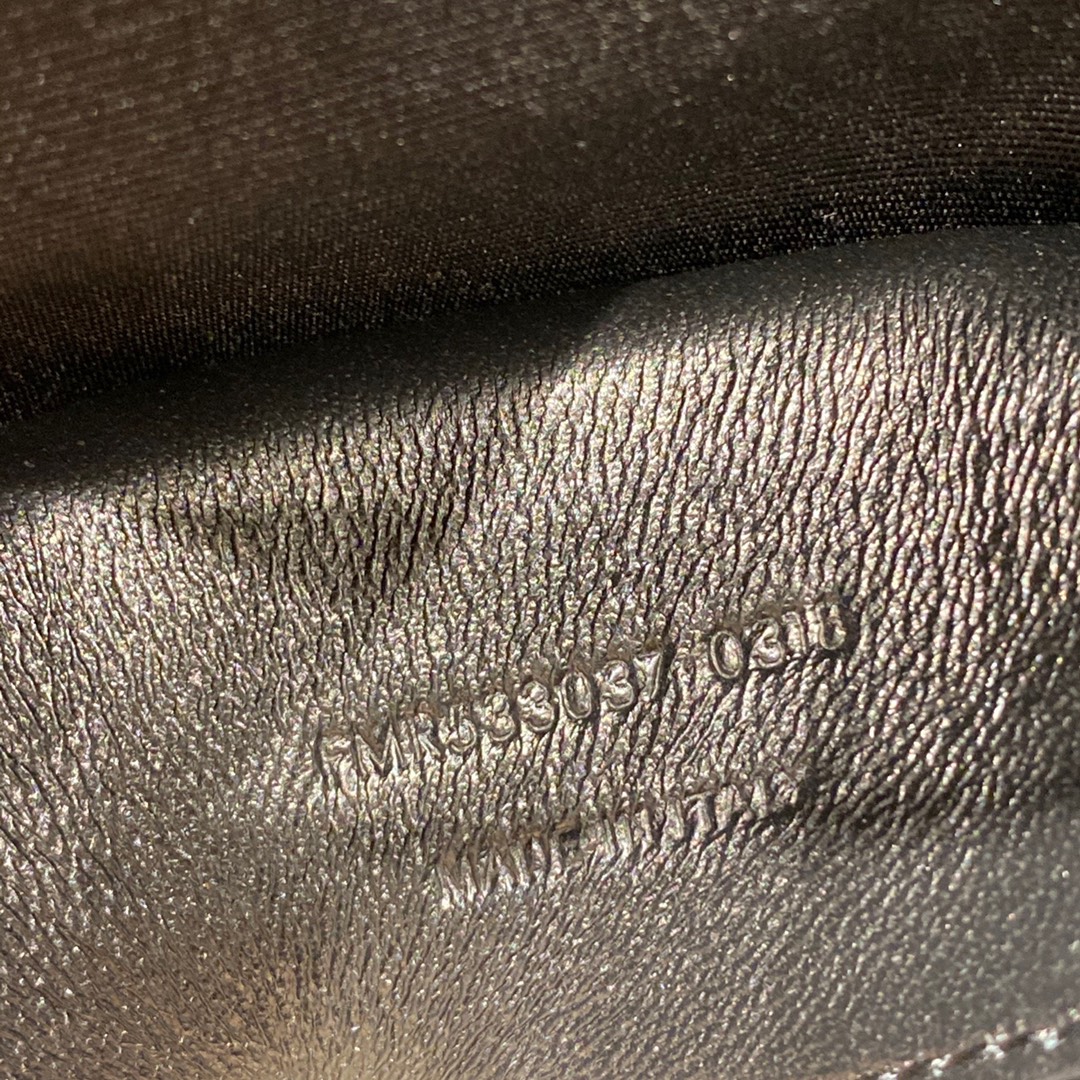 YSL 𝐍𝐢𝐤𝐢 22𝐜𝐦 邮差包 533037黑色/黑链