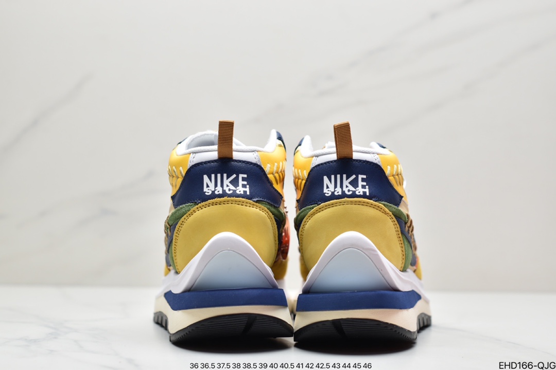 410 Jean Paul Gaultier x sacai x NIKE VaporWaffle ”Multi-Color” 三方联名合作款经典华夫缝合中帮跑鞋 DH9186-200