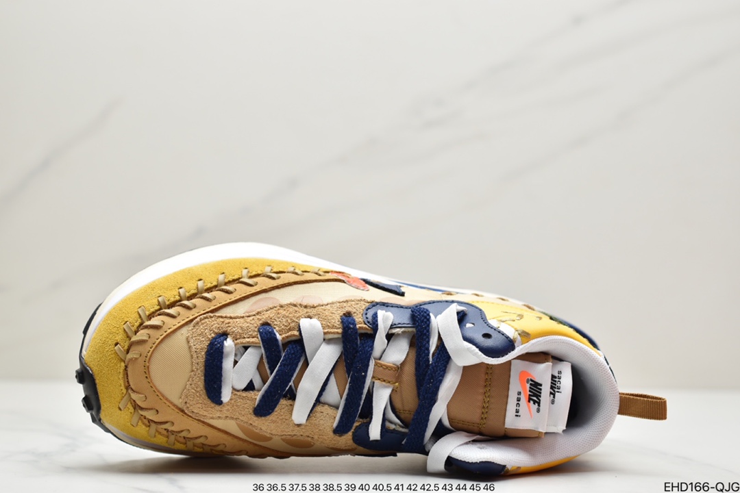 410 Jean Paul Gaultier x sacai x NIKE VaporWaffle ”Multi-Color” 三方联名合作款经典华夫缝合中帮跑鞋 DH9186-200