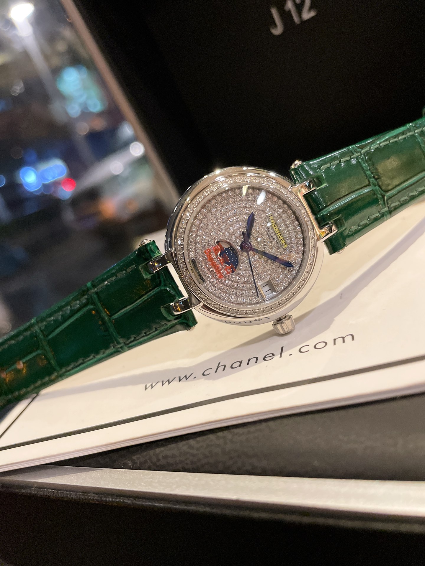 L5   浪琴  Longines  爆款浪琴 Longines  心月系列石英表手表女简约气质 腕表底盖-吊牌-保卡 三码合一 1:1品质 超高性价比、真月相机芯：进口石英机芯 走时准确玻璃：抗磨损合成双卜蓝宝石数据同步正品表壳：316精钢圆形、3件套表壳字面：罗马面、A级深海珍珠贝壳 表带：精钢表链搭配原装三折式表扣。 进口小牛皮表带表壳尺寸：宽度 30.5mm”},”is_vip”:false,”time_stamp”:0287794025,”sku”:{“id”:”default