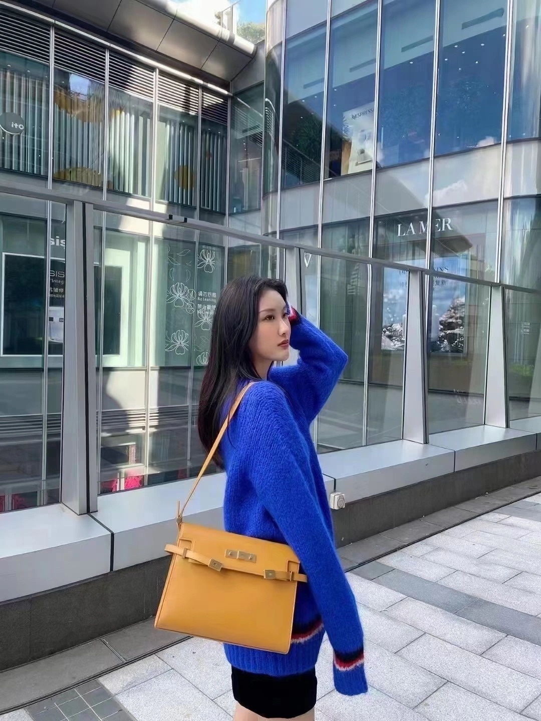 Ysl 𝑴𝒂𝒏𝒉𝒂𝒕𝒕𝒂𝒏 29CM曼哈顿法棍包 579271姜黄色牙签纹金扣