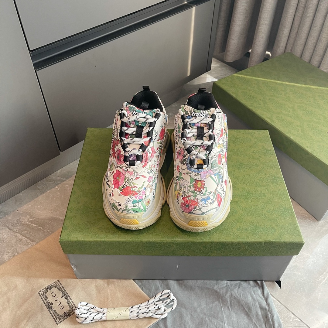 GUCCI Baskets Triple S imprimé floral en toile