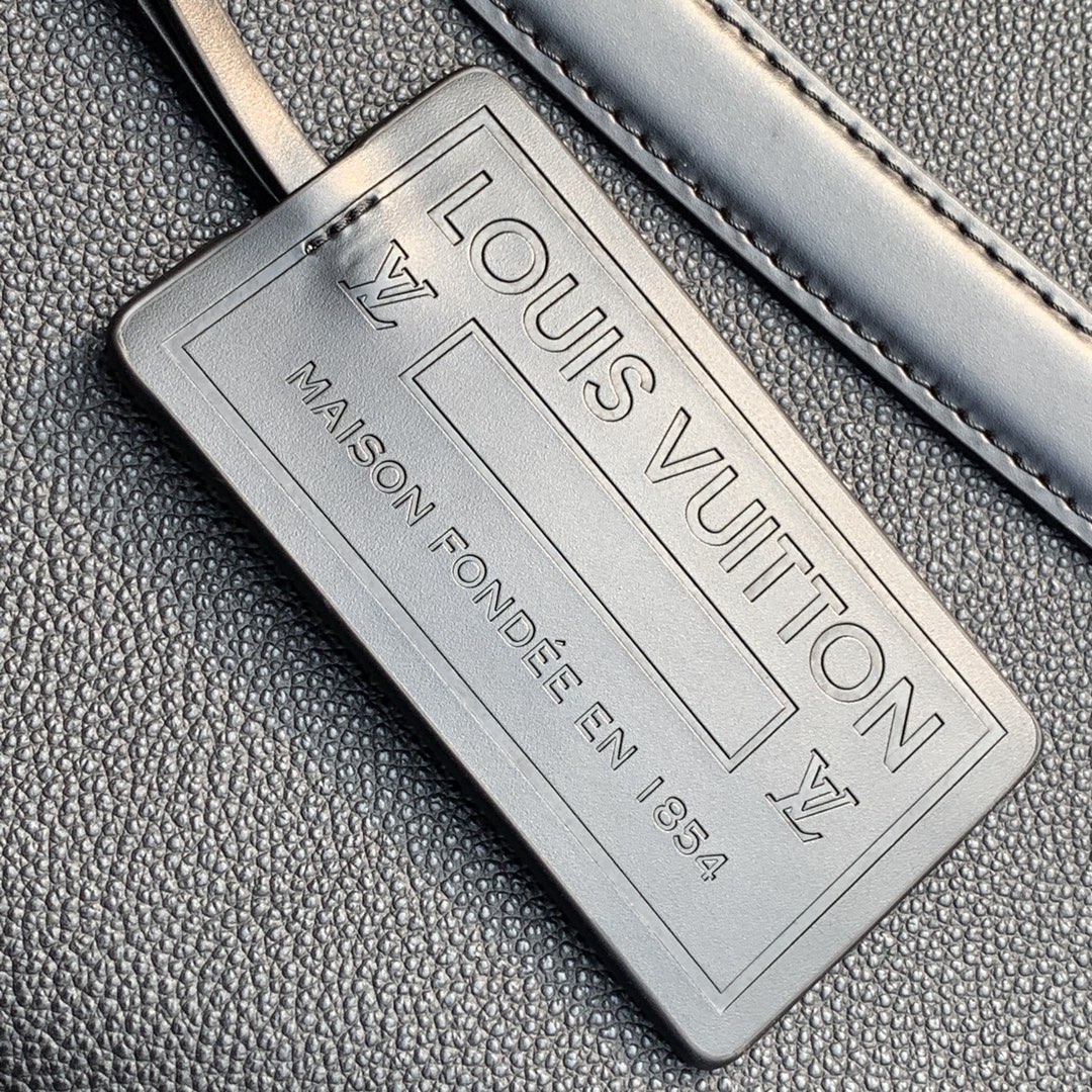Louis Vuitton Lock it tote (M59158)