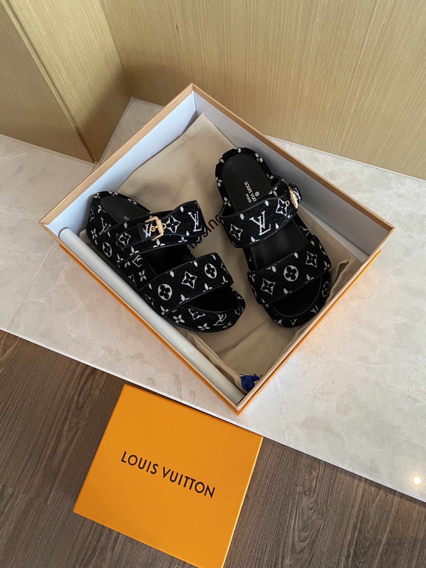 LOUISVUITTON路易威登20