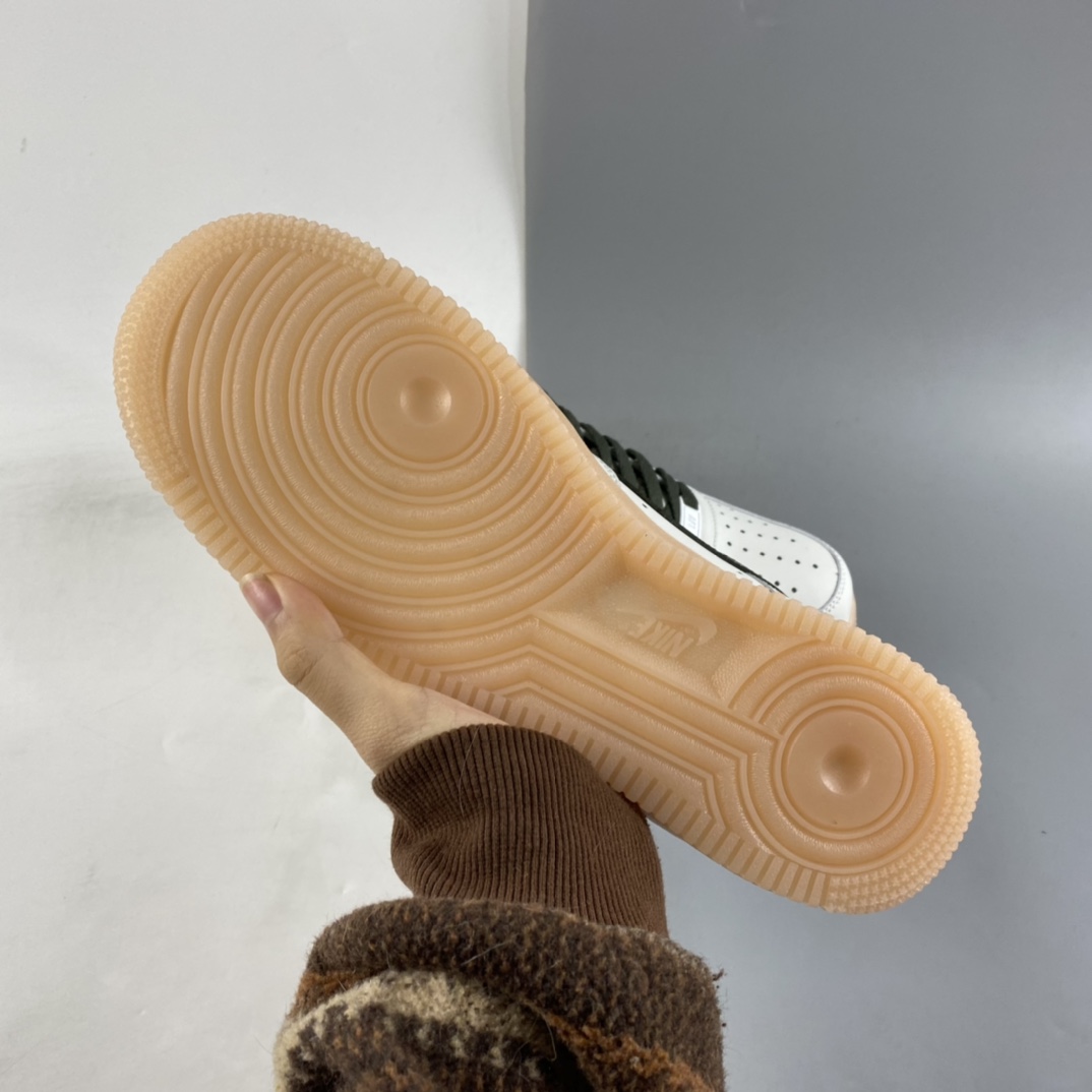 P200  NIKE Air Force 1’07 Low 生胶雾霾灰板鞋 CJ1608-100