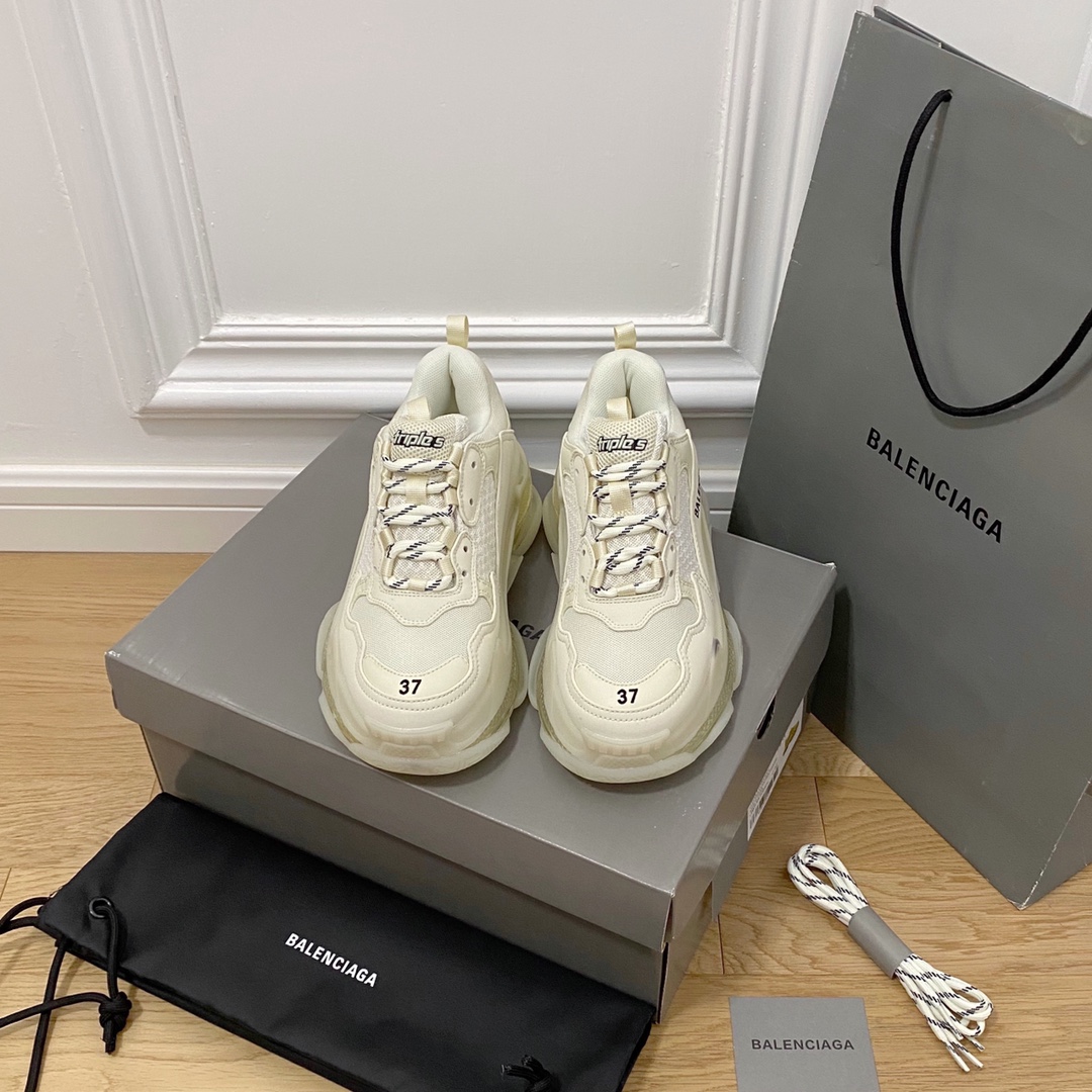 Blanco lechoso BALENCIAGA · Balenciaga 2022ss nuevo nuevo color triplica los zapatos de papá con colchón de aire de cri…
